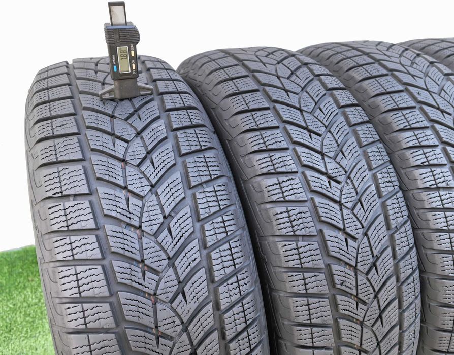 4бр. 215/70/16 GOODYEAR Ultra Grip Performance SUV- зимни