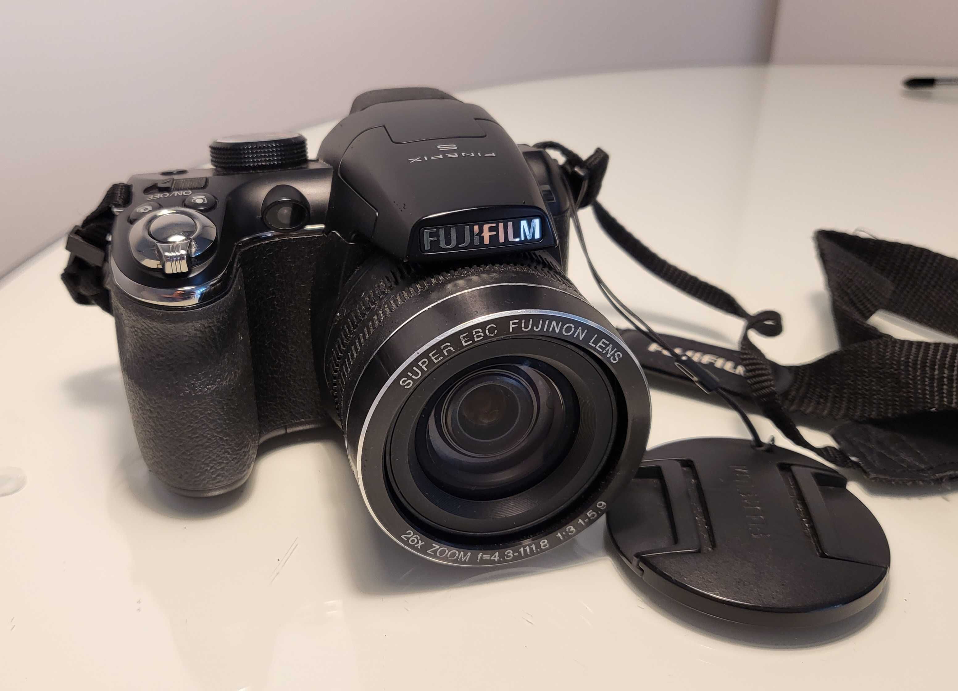 Aparat foto digital Fujifilm Finepix S4300, 14 MP, Negru