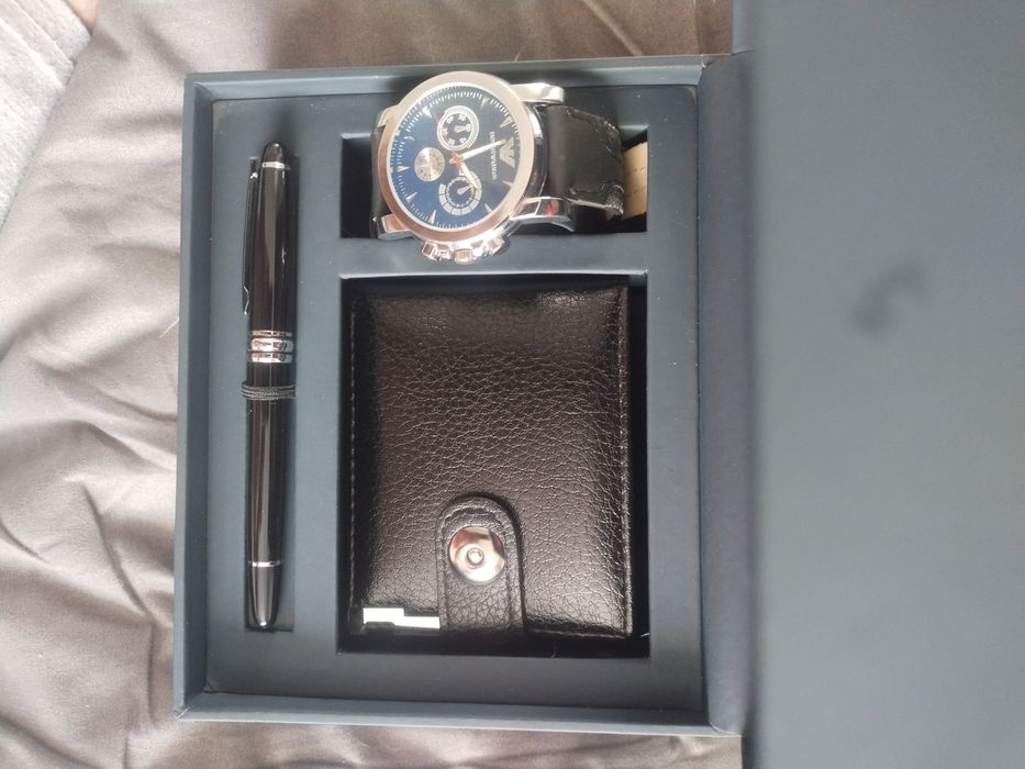 Продам часы новые