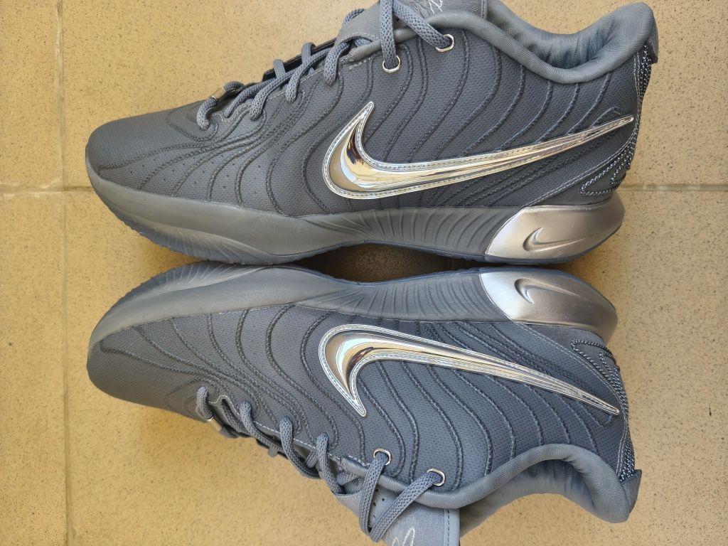 NIKE Lebron James