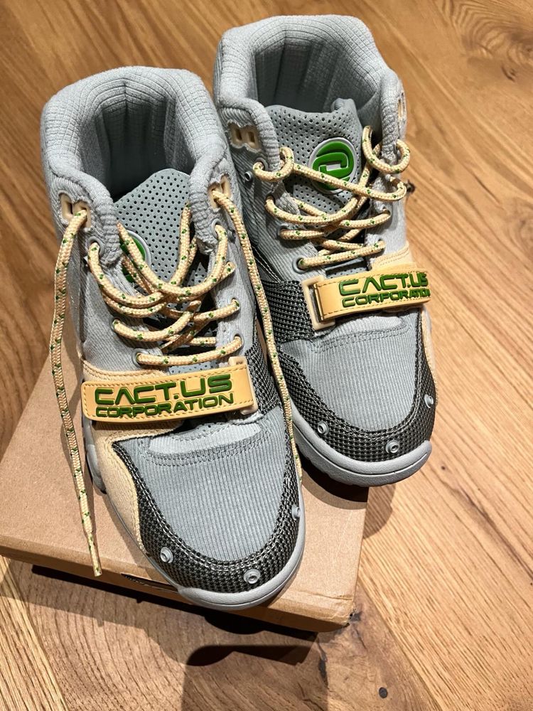 Cactus Jack Adidasi