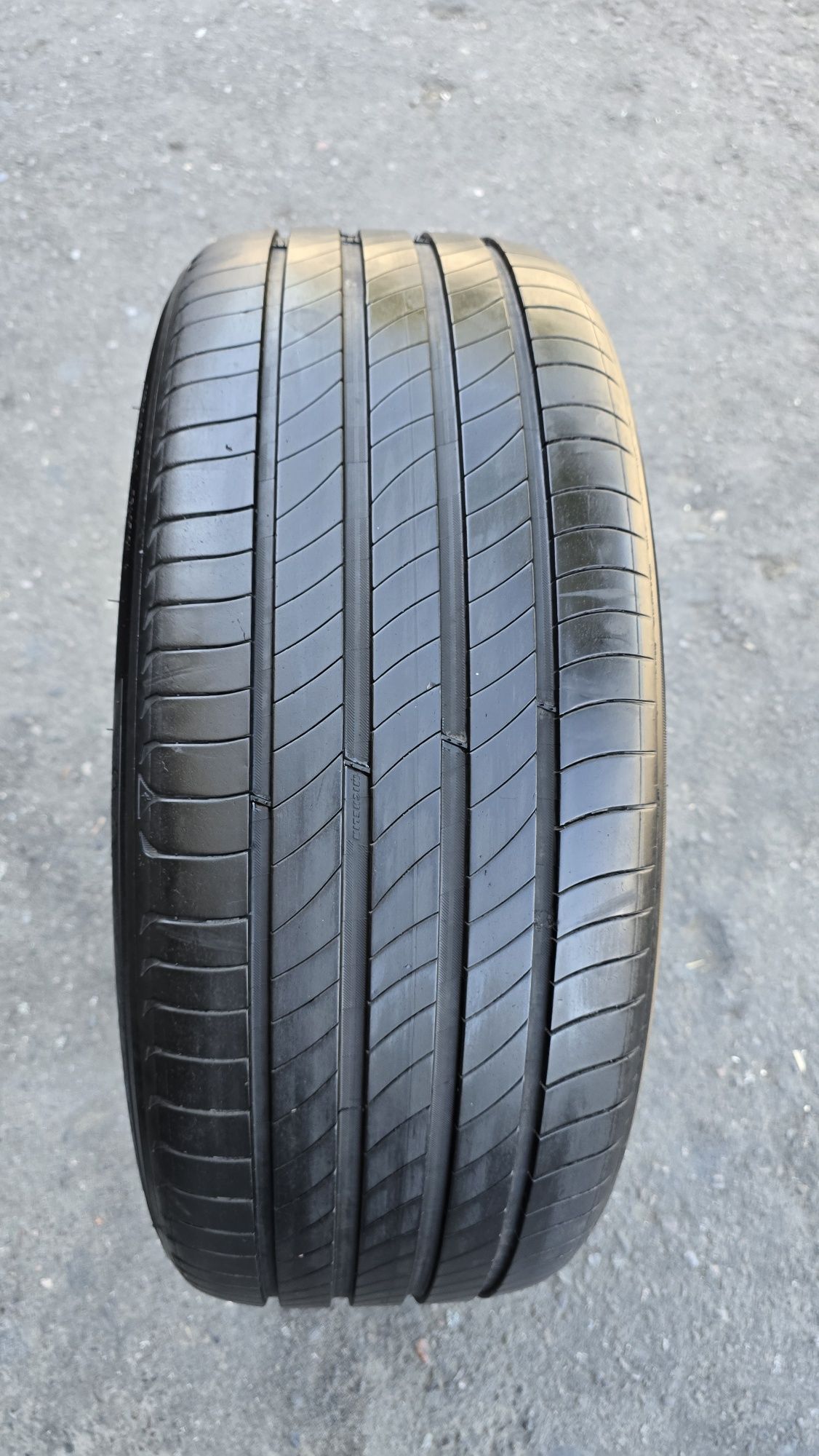 255/45/R20 Michelin