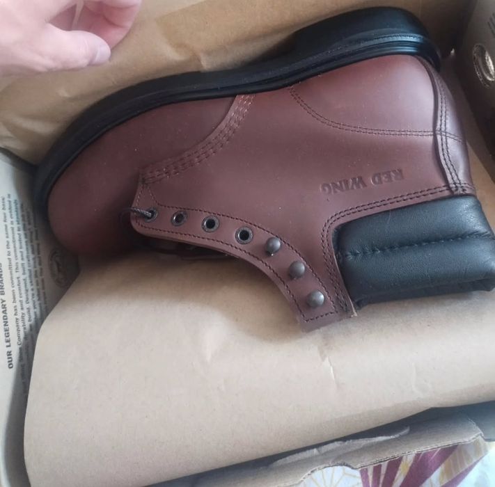 ТШО Red wine ботинки Новые.