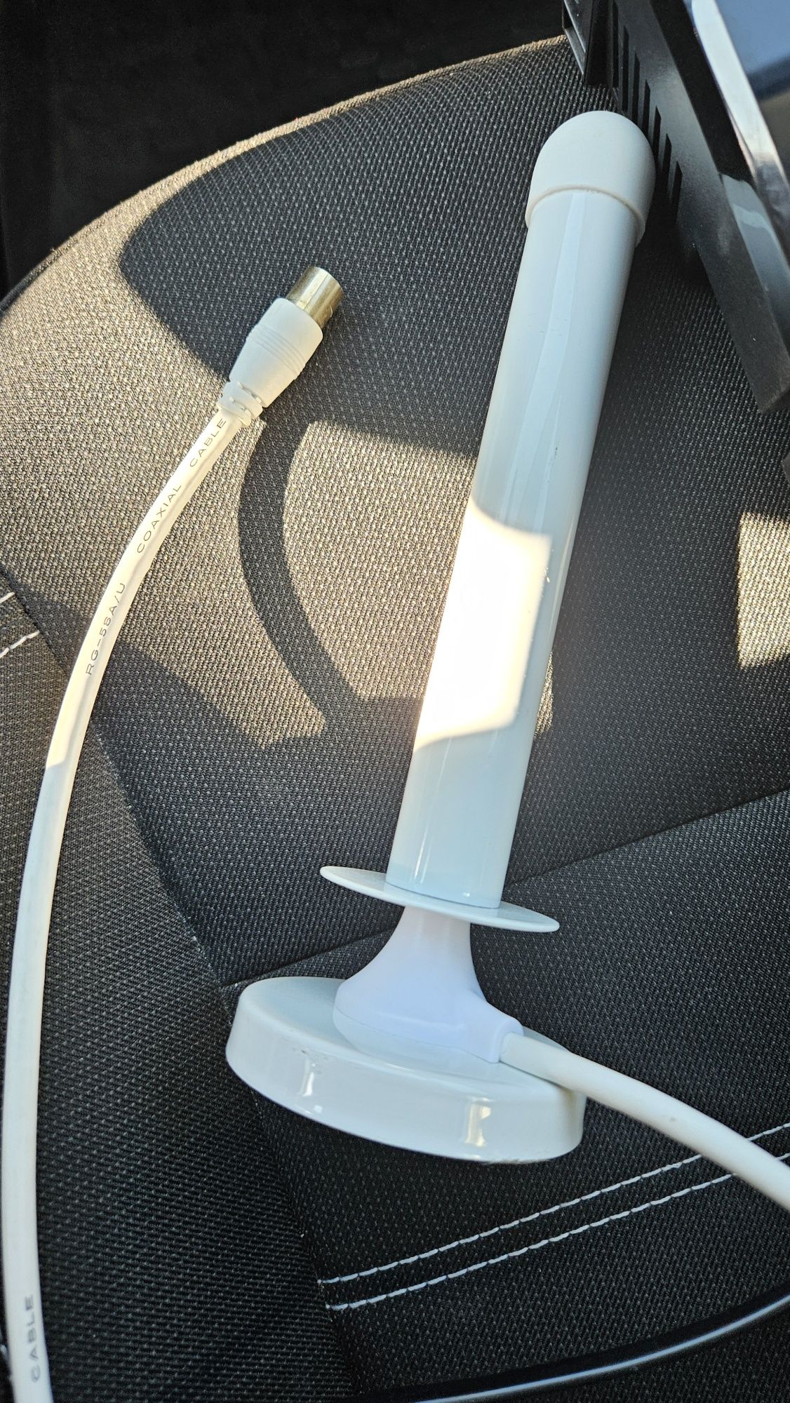 Tv medion 21,5 inch 12v