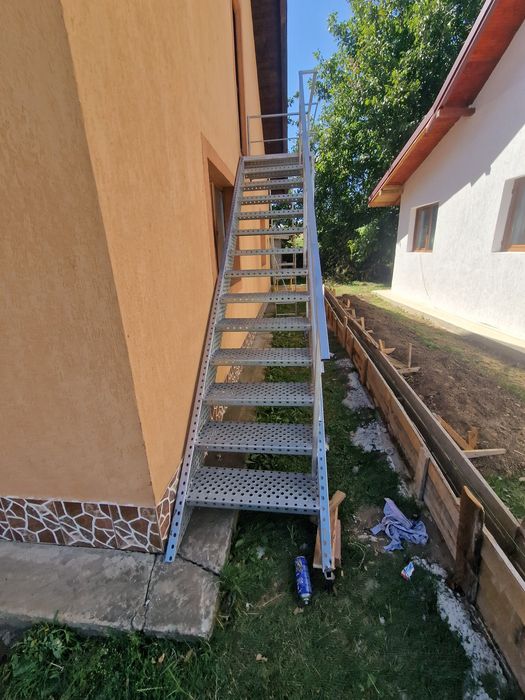 Scări metalice galvanizate