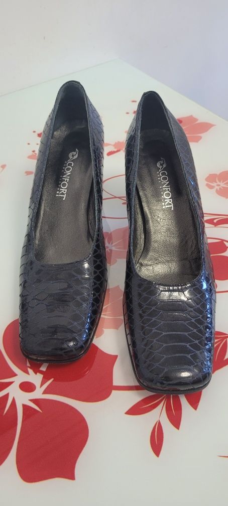 Vand pantofi din piele, fabricație Italia, impecabili, M.41