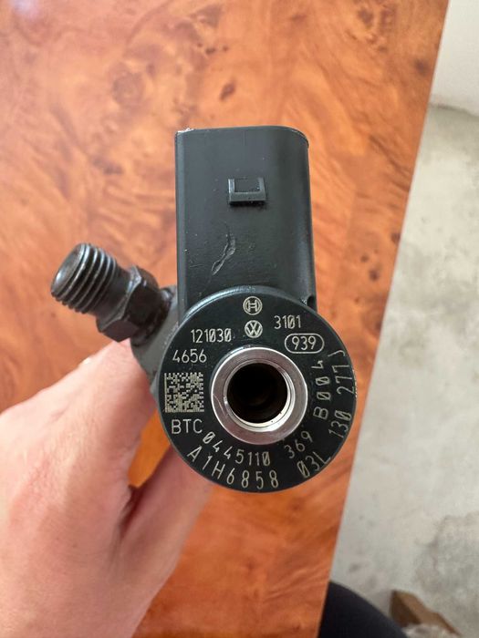 Injector/Injectoare Vw Audi Skoda Seat 2.0 TDI 0445110369 03L130277J