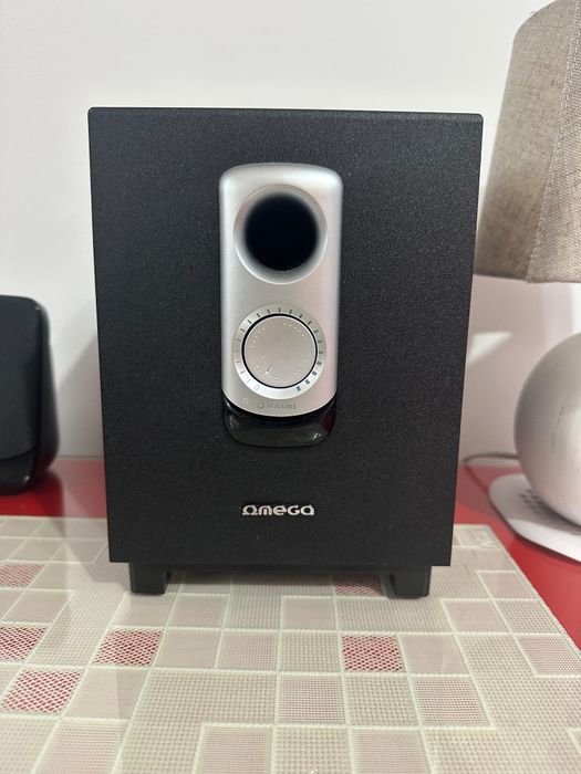 Vând  PC monitor și sistem audio