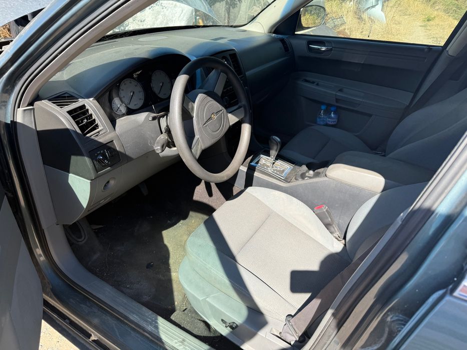 На части Chrysler 300c 2.7 auto 2006 година