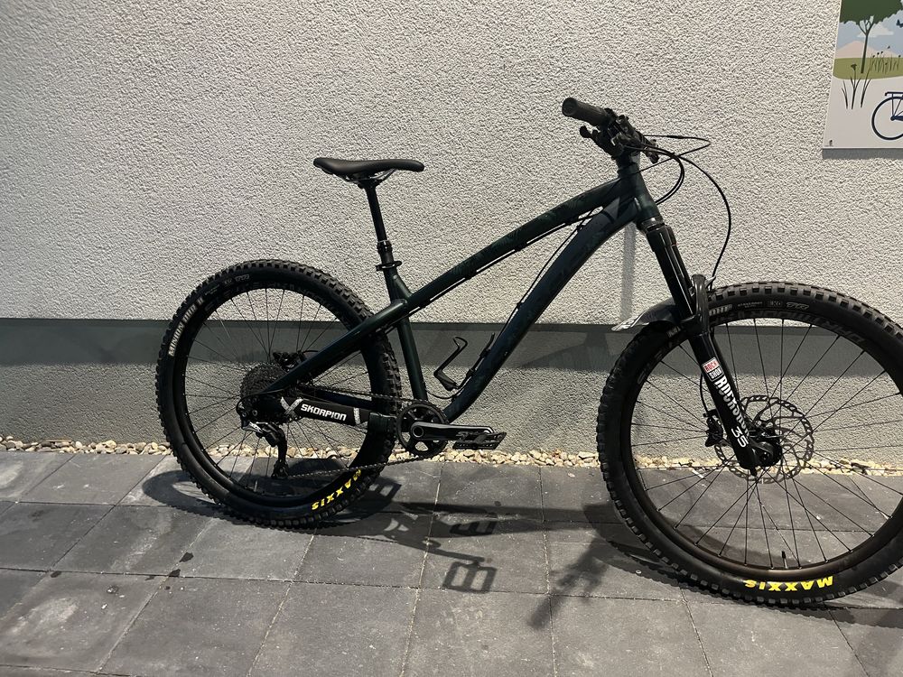 Dartmoor Hornet 27.5 2020 M Size Custom Build Aggressive Hardtail