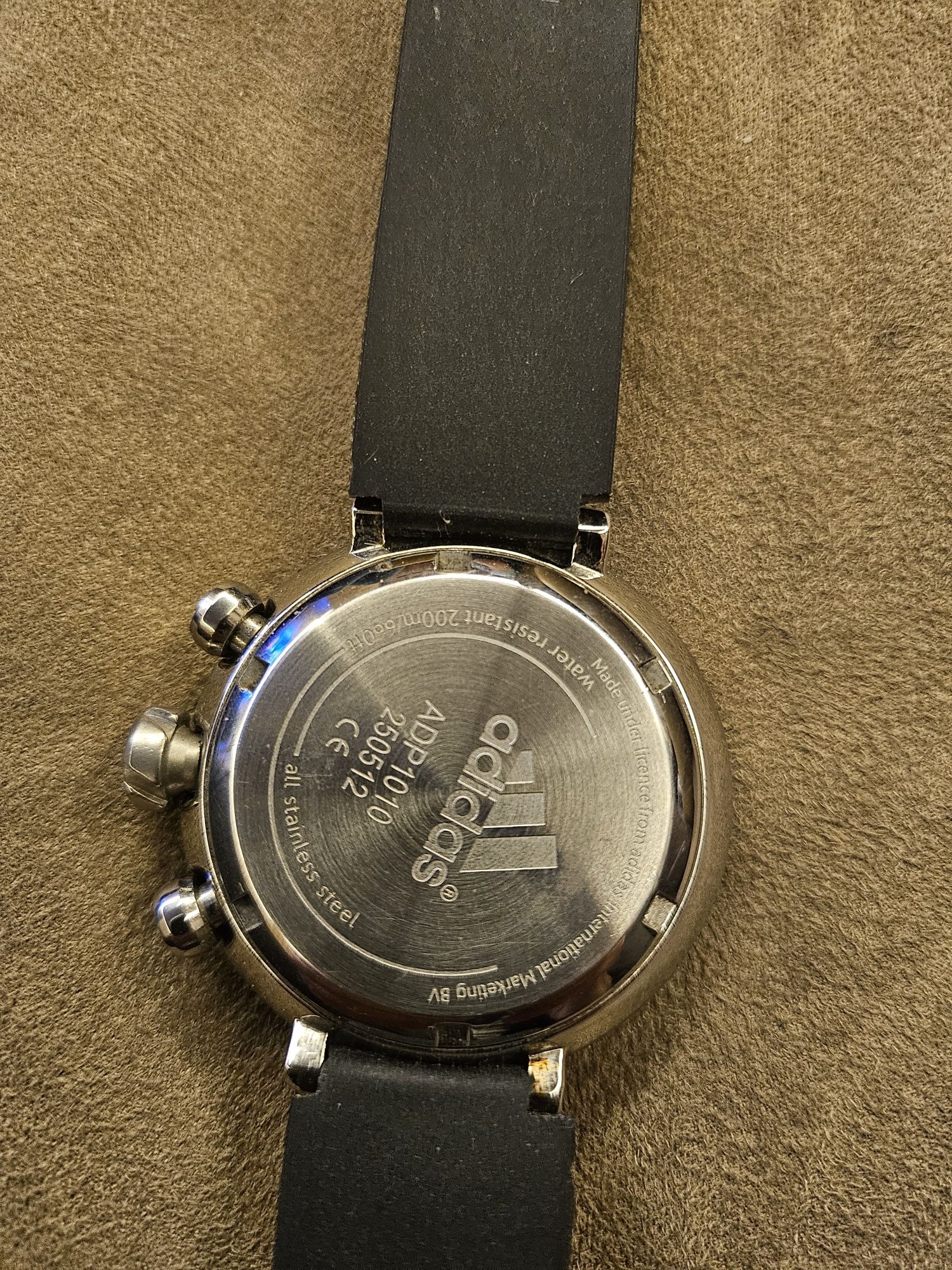 Часовник ADIDAS автентичен и оригинален