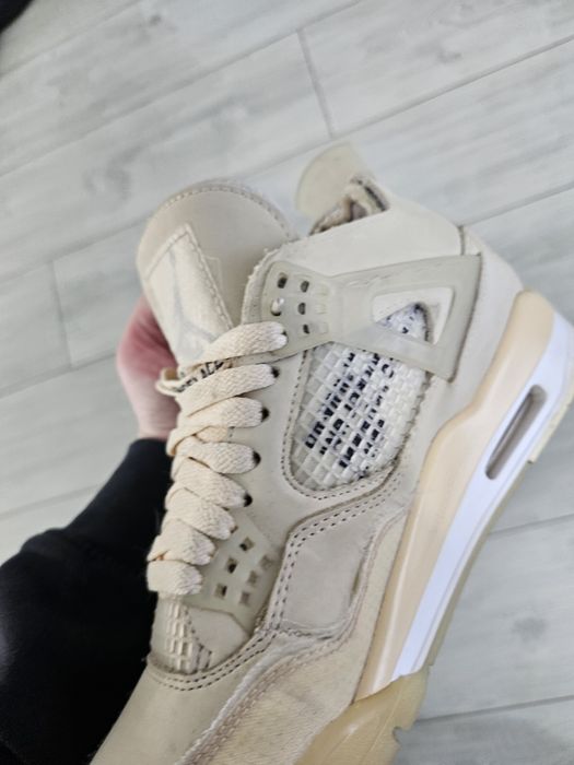 Vând jordan 4 off white mărimea 40,5 purtați de 2 ori conditi foarte b