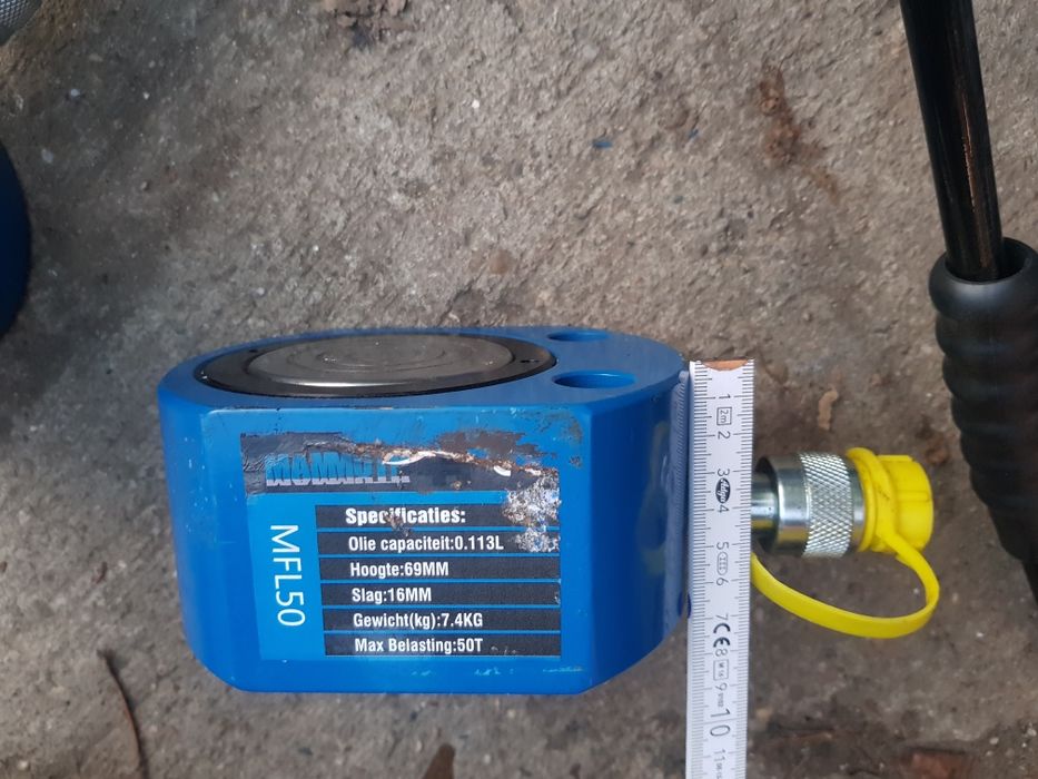 pompa hidraulica cilindrii hidraulici presa tone cric ridicare utilaje