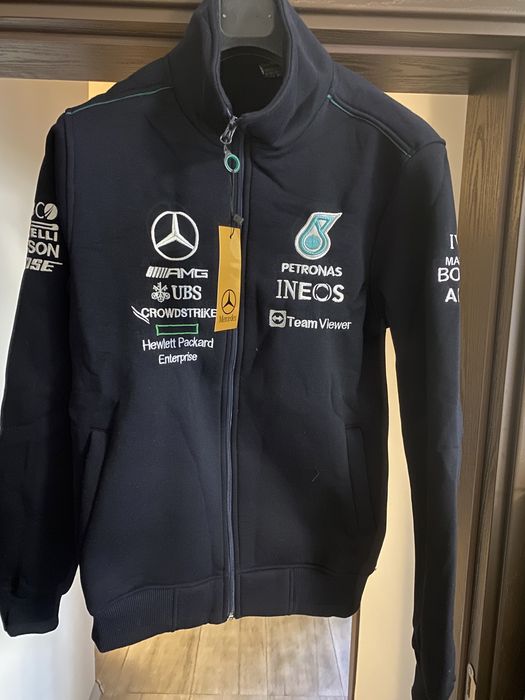 Сиучър Мерцедес Бенц ( Mercedes Benz Petronas )