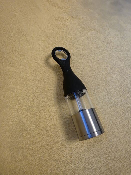 Rasnita manuala cu desfăcător capace