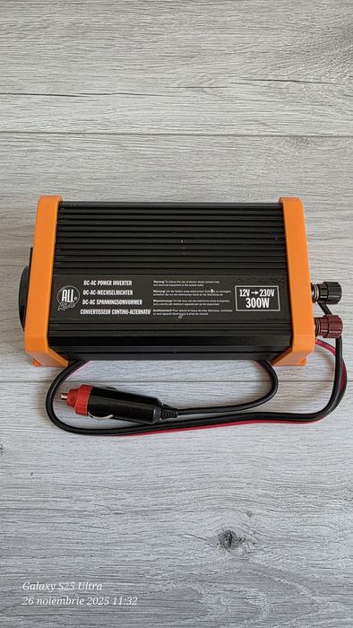 Invertor de tensiune auto 12-220v