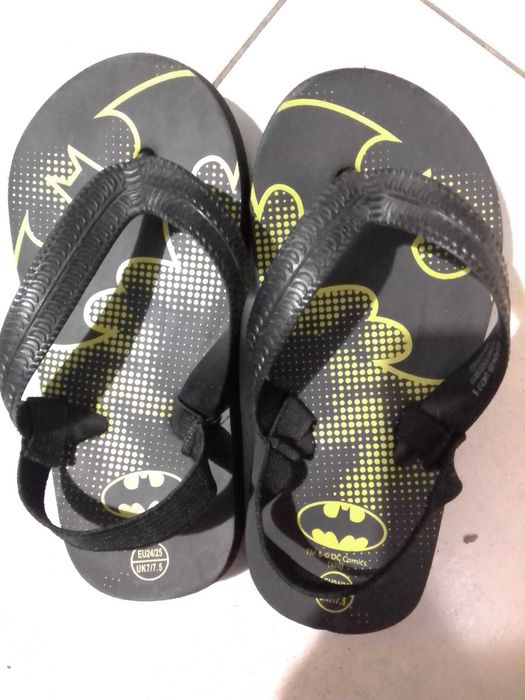 Детски сандали Batman - мега яките (черно-жълти)