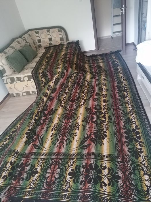 Нов килим голям