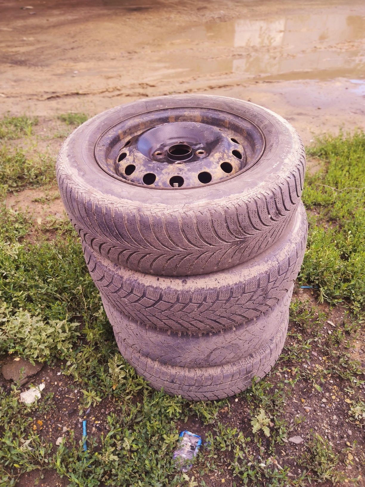 Продаю диск с шинами R14