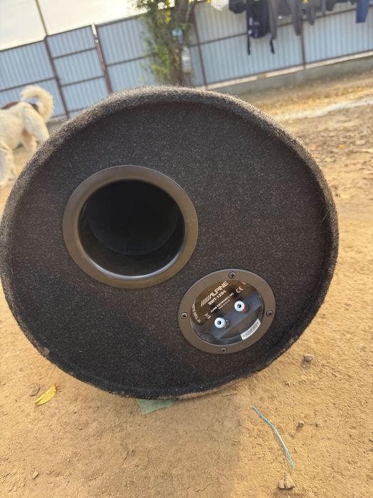Vând subwoofer plus stație JBL