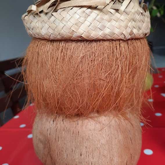 pusculita sculptata din coaja de nucă de cocos Bahamas