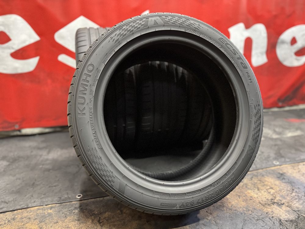 225 45 17, Летни гуми, Kumho EcstaPS71, 4 броя