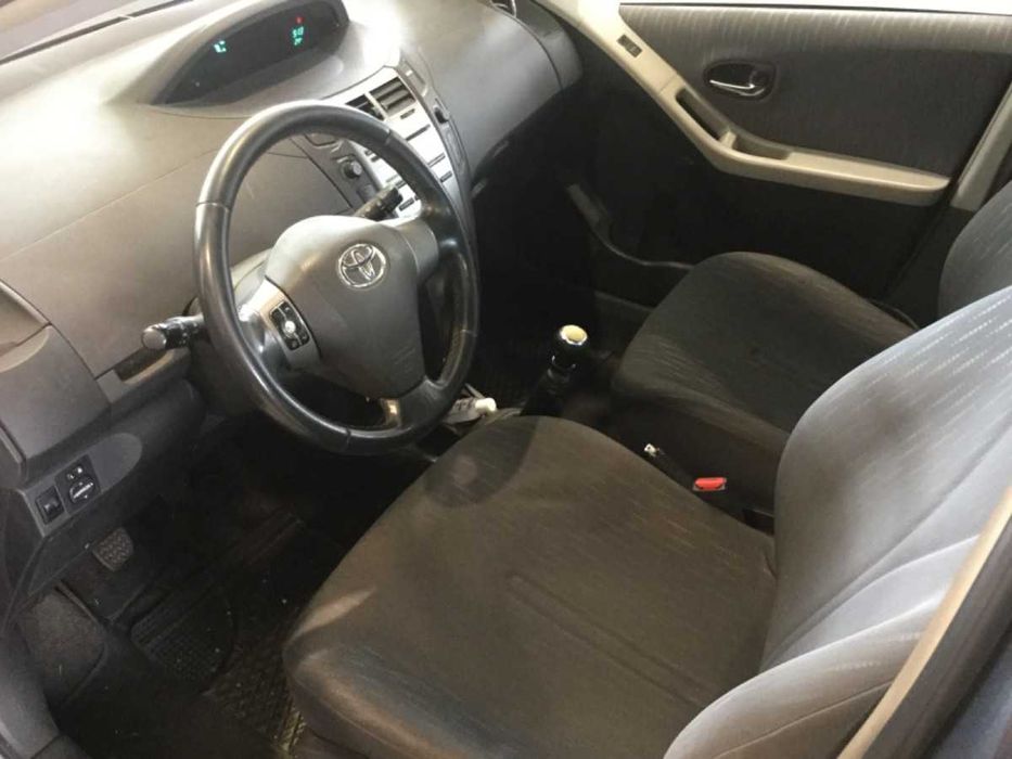 Dezmemrari Toyota Yaris 1.3 benzina