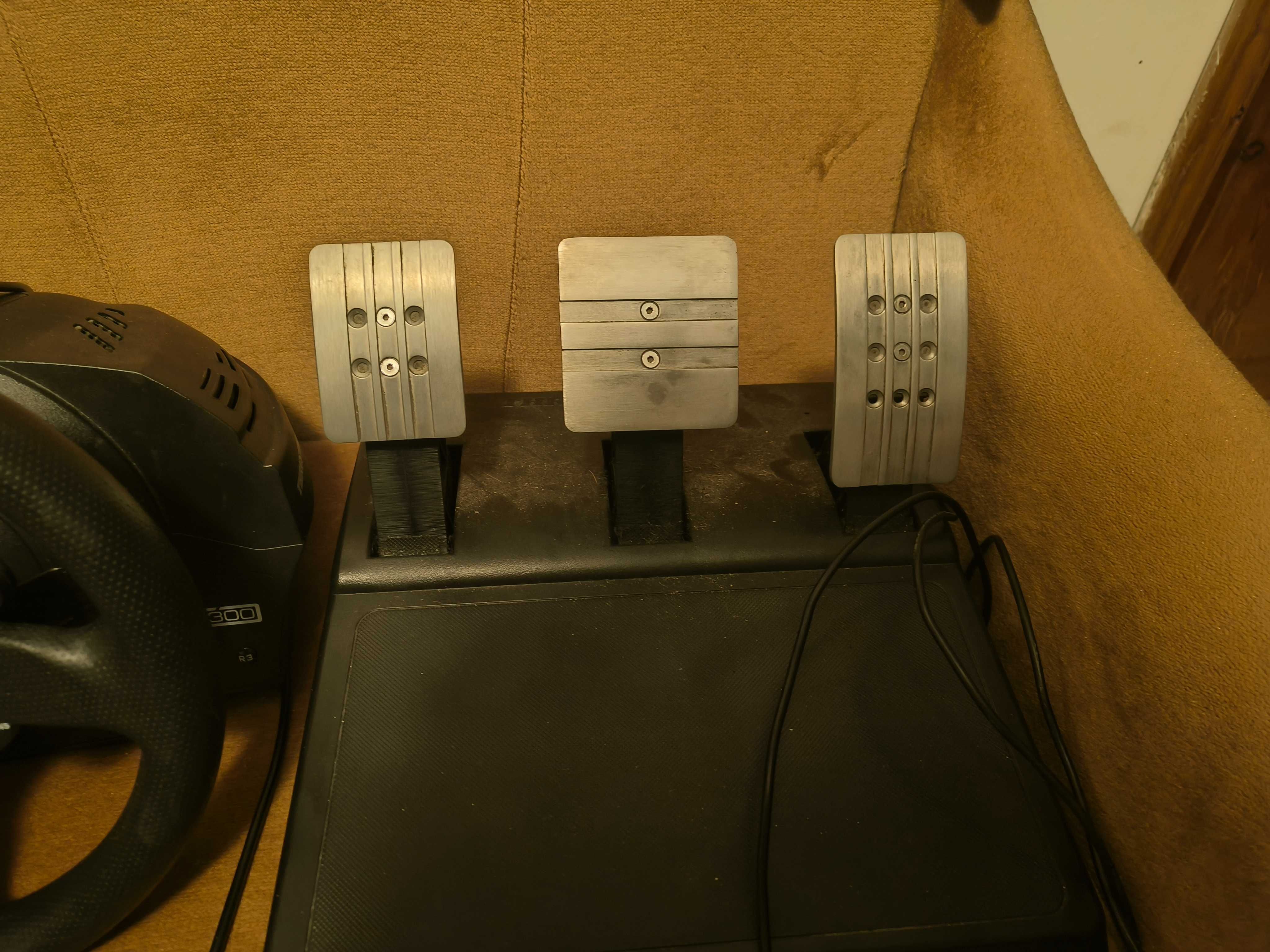 Thrustmaster  t300 rs gt Като нов