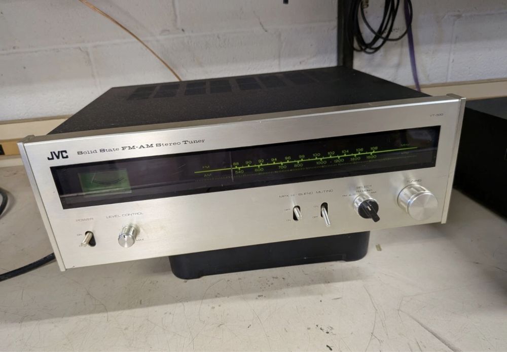 JVC VT500 stereo radio tuner 120лв.