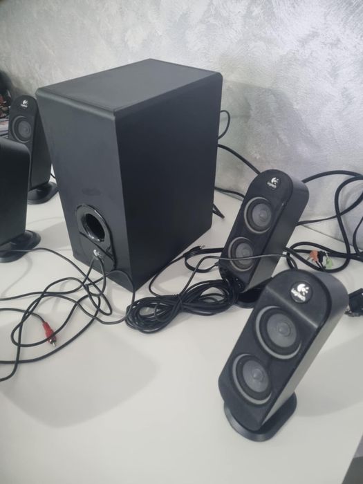 Vând boxe logitech x530