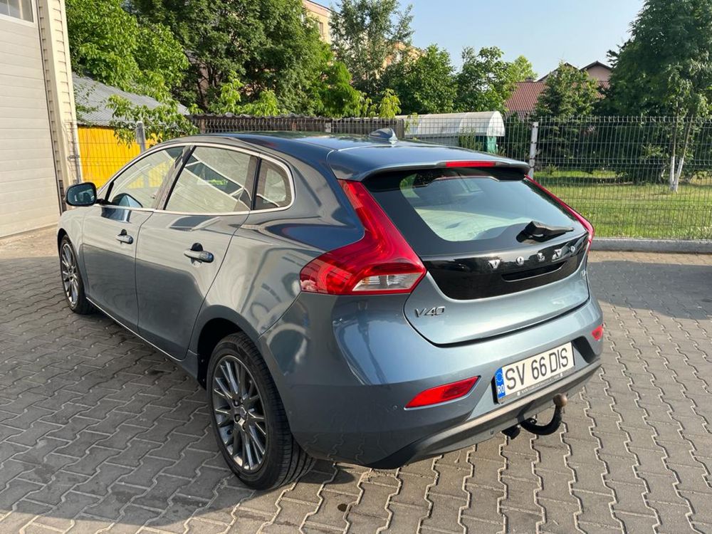 Volvo V40 2014