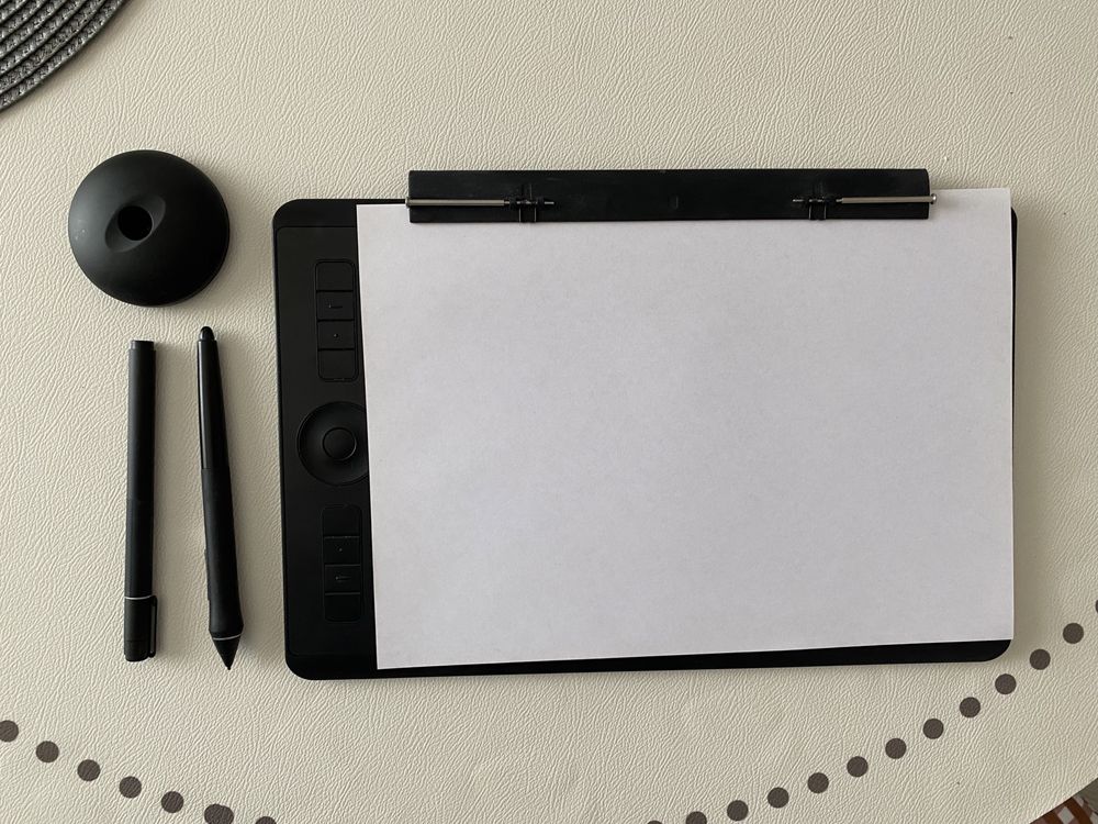 Графический планшет Wacom Intuos Pro Medium Paper Edition PTH-660