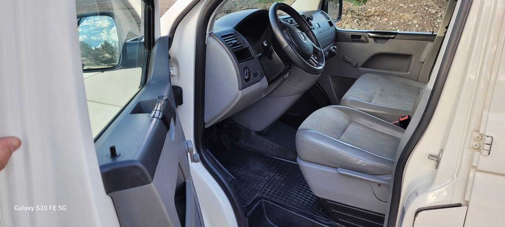 vw  T 5 DOKA  2008   2,5 TDI  AER CONDITIONAT