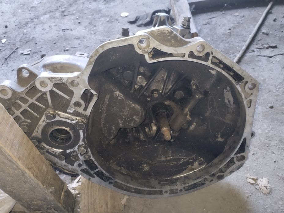 Коробка передач Opel Vectra V -1,8  1,6