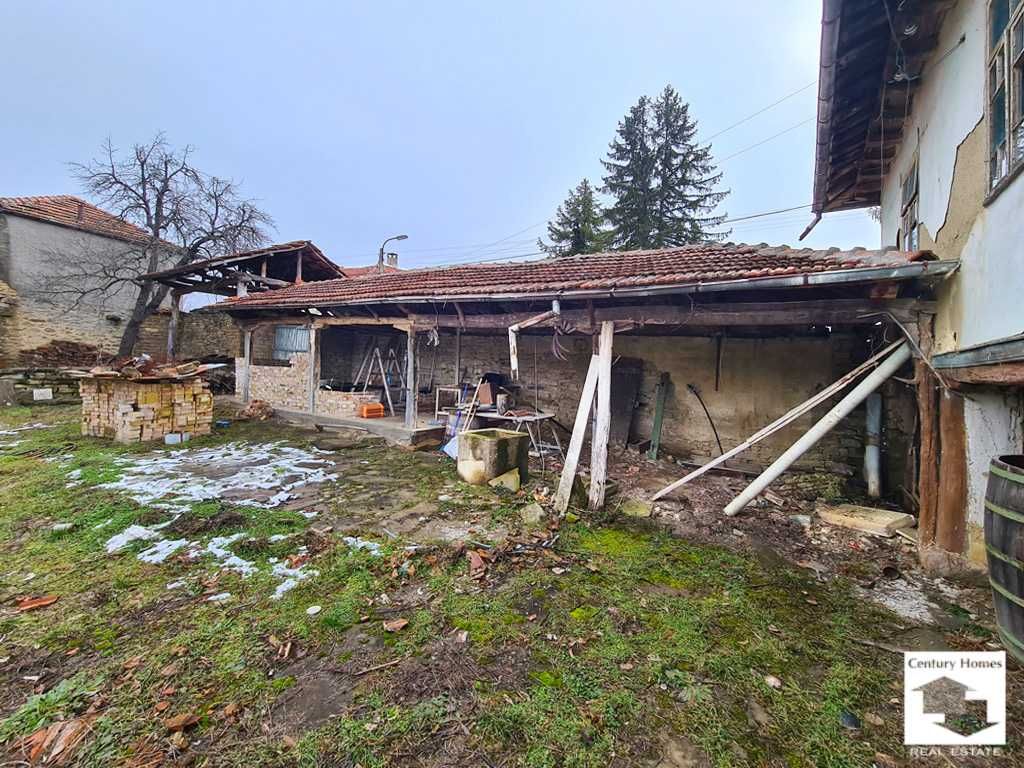 170283 Къща с просторен двор и стопански постройки в с. Косарка