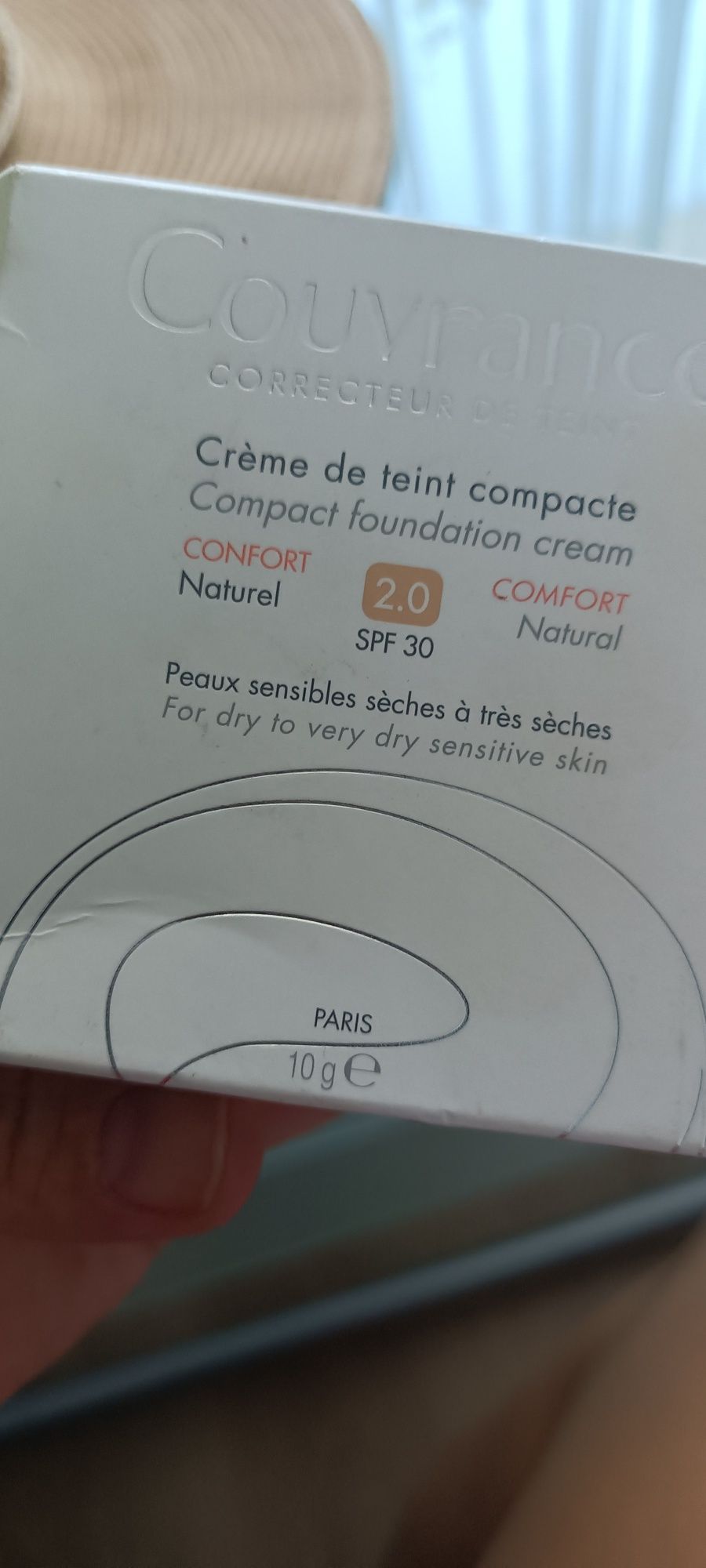 Пудра Avene с подарък