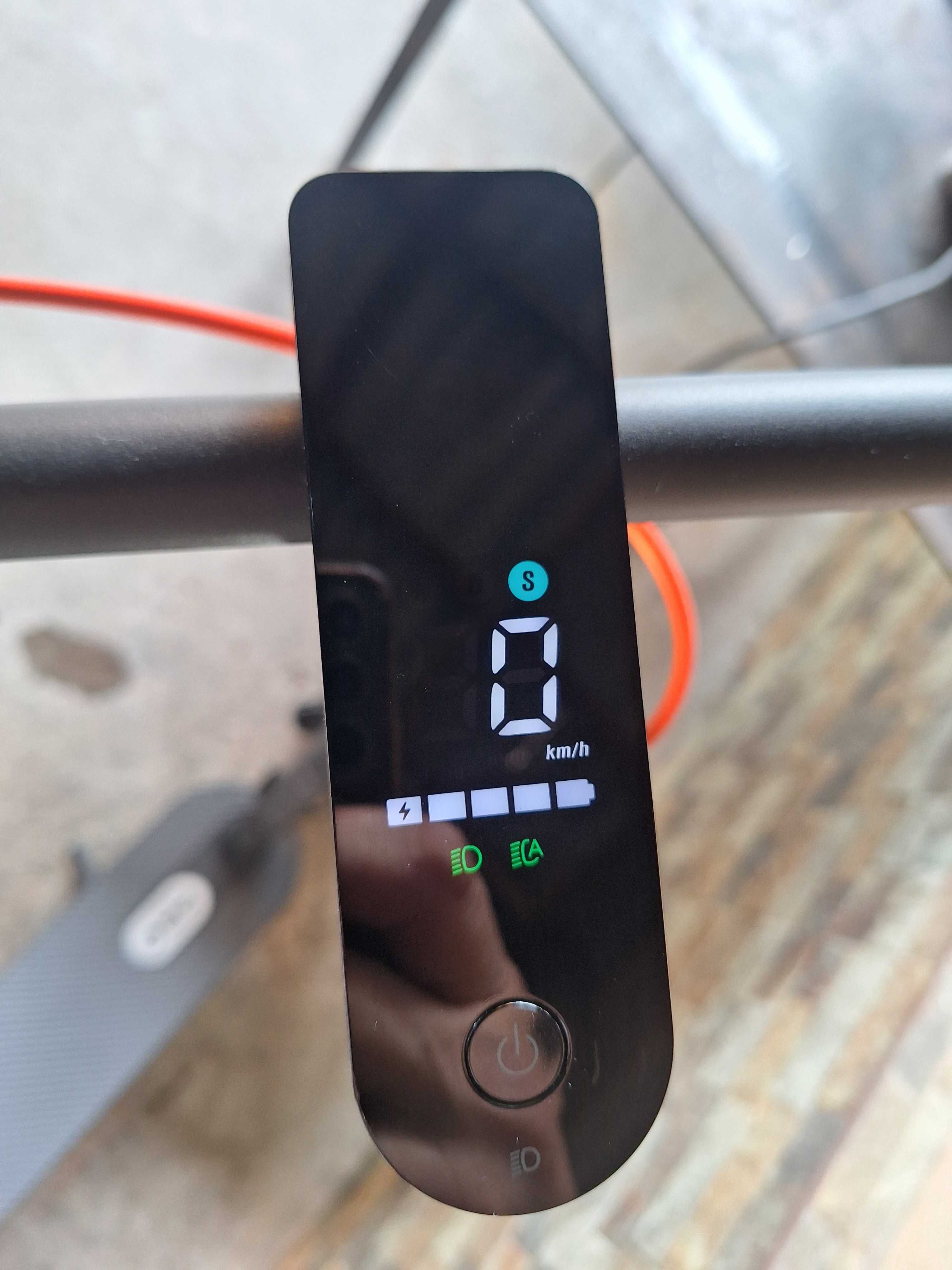 Продаётся самокат Xiaomi Electric Scooter 5 Pro