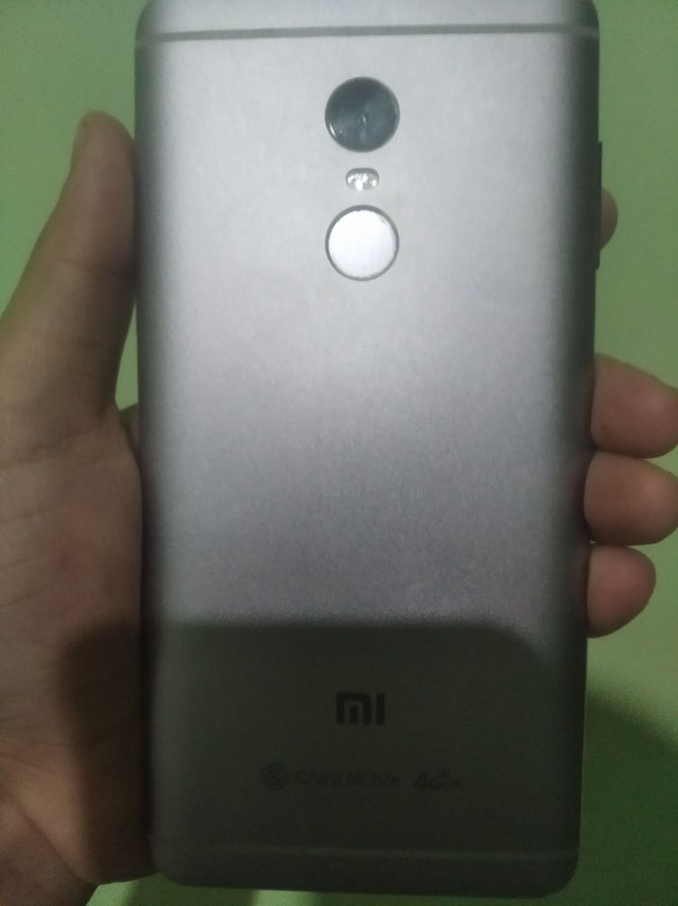 Redmi 5 plus.  Yaxshi telefon