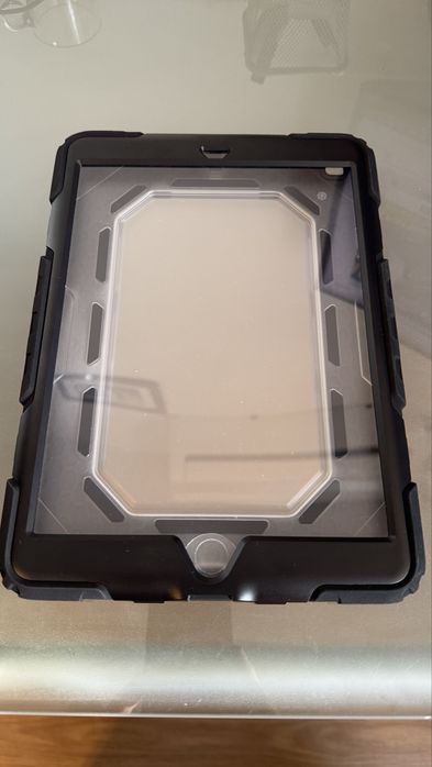 Husa Griffin Survivor pentru iPad 10.2" (9th, 8th & 7th Generation)