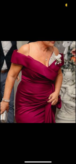 Vând rochie elegantă