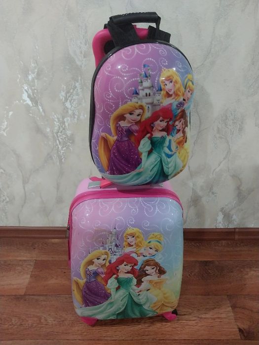 Продам чемодан детскийб