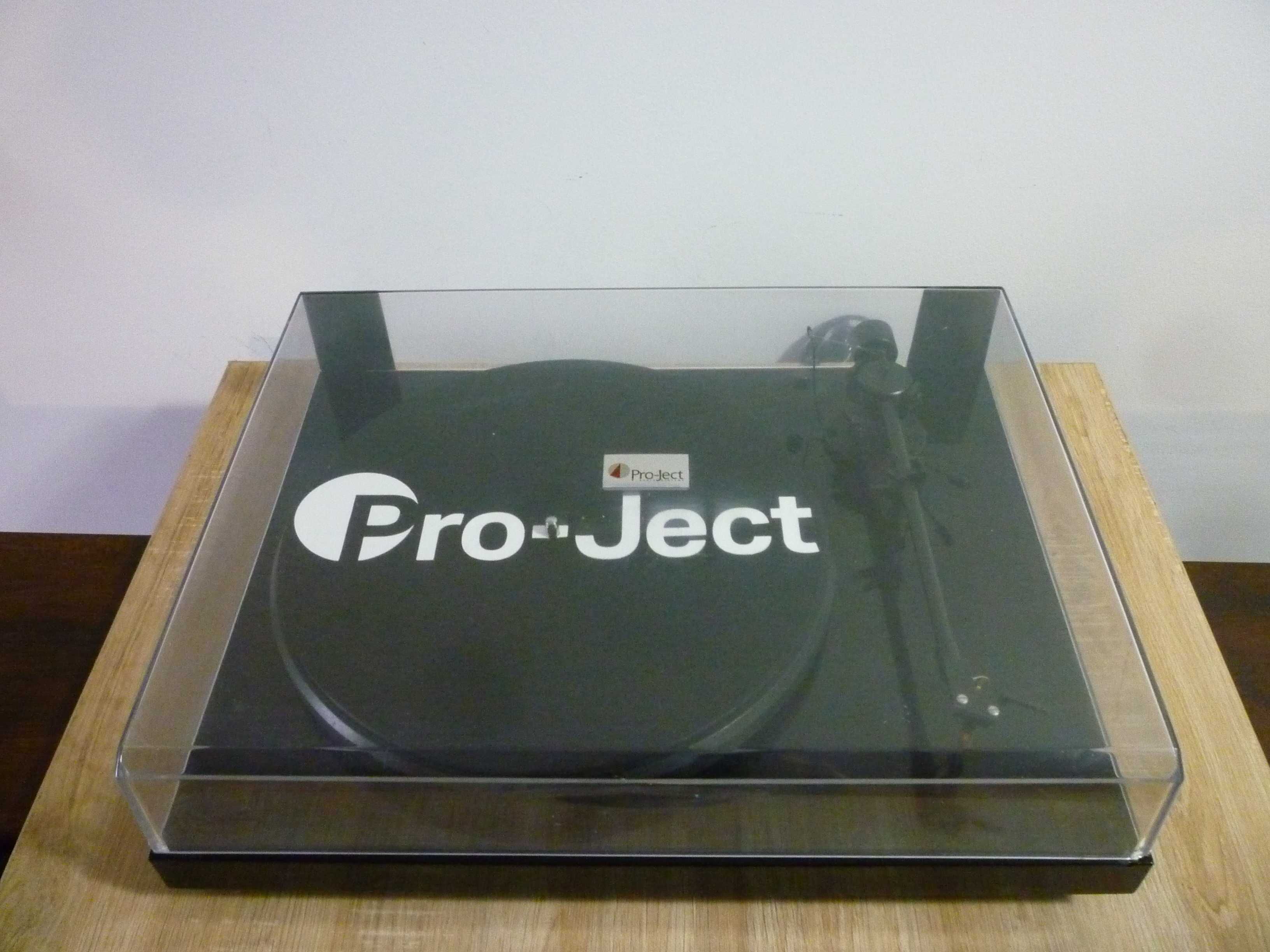 pick-up  pro-ject  debut 2