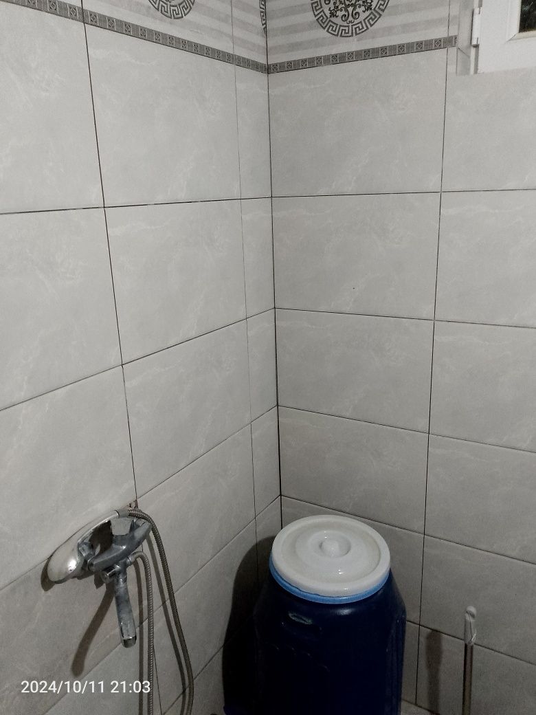 Продаётся дом в цетре города, Тихий район,свет,газ,вода постоянно