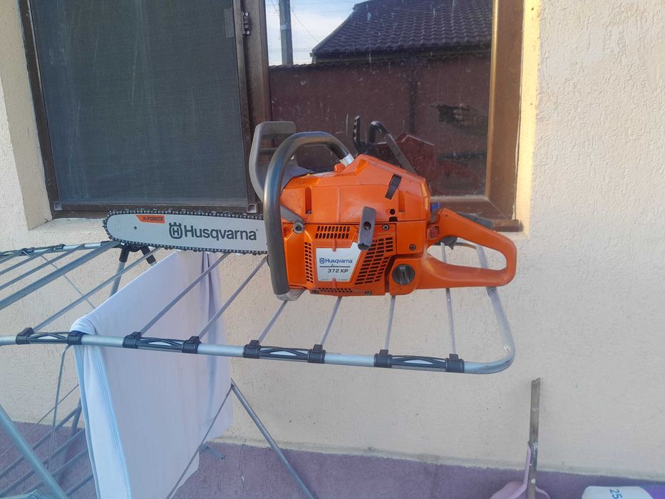 Vând drujbă husqvarna 372xp