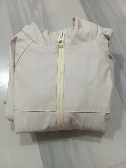 Комбинезон и ветровка на 12-18 месяцев