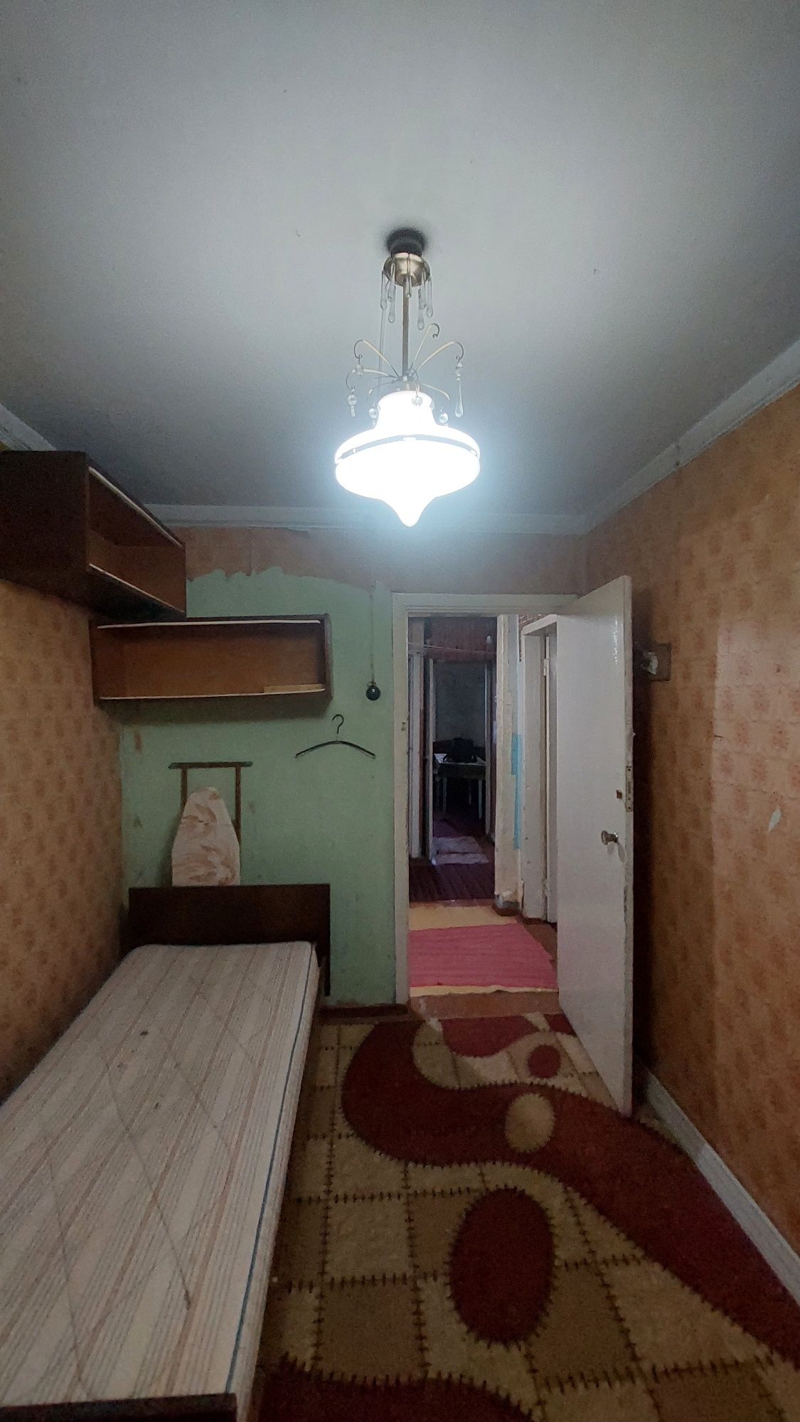 Аренда. 3/1/2. Квартира 54 м². Спутник 5 (Сергели). Дом деревянный.