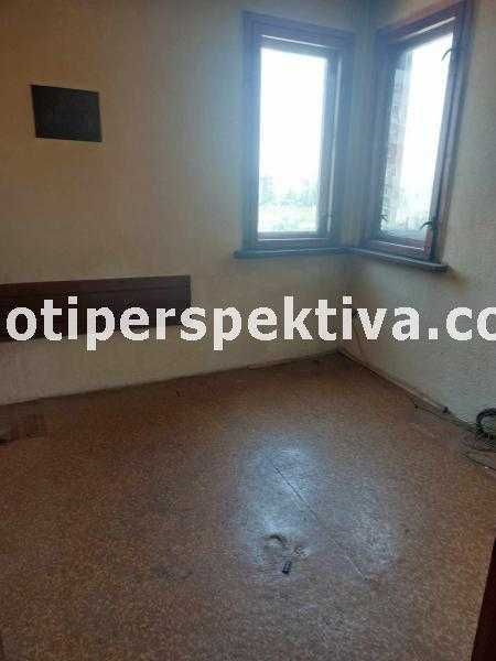 Продава се Тристаен апартамент в Пловдив, Беломорски - 67 кв.м за 1583 €/кв.м - Снимка #2