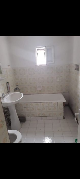Închiriez apartament