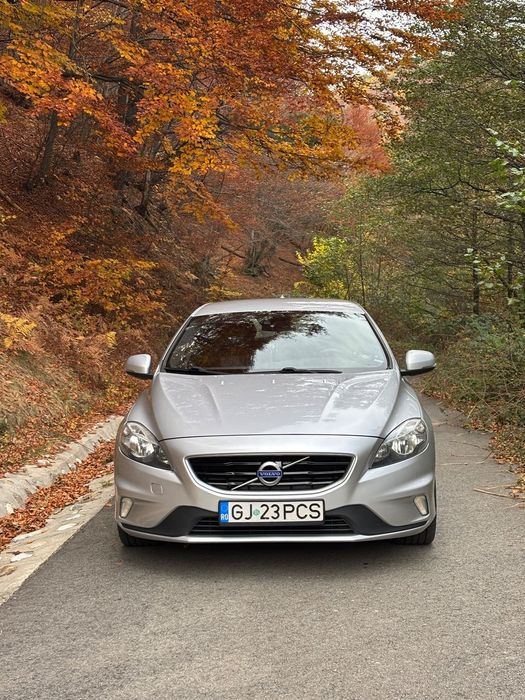 Volvo V40 R-design/120 cp/2016