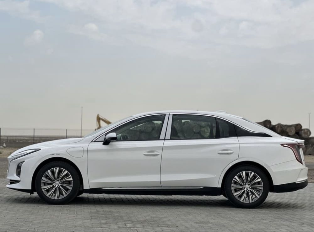 Hongqi E-QM5 500KM 2025 FULL 1 yil garantiya